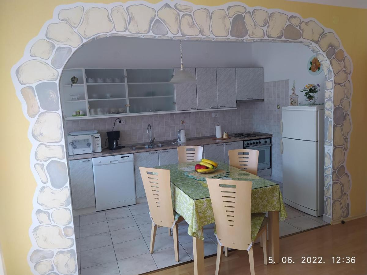 Apartment Sara Novi Vinodolski Exterior foto